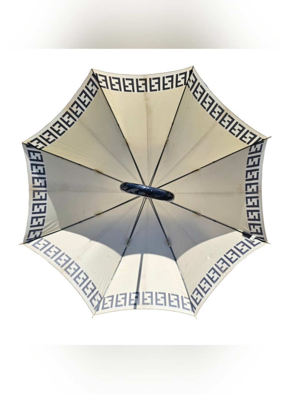 🔥 Fendi Umbrella 🔥 - Picture 4 of 8